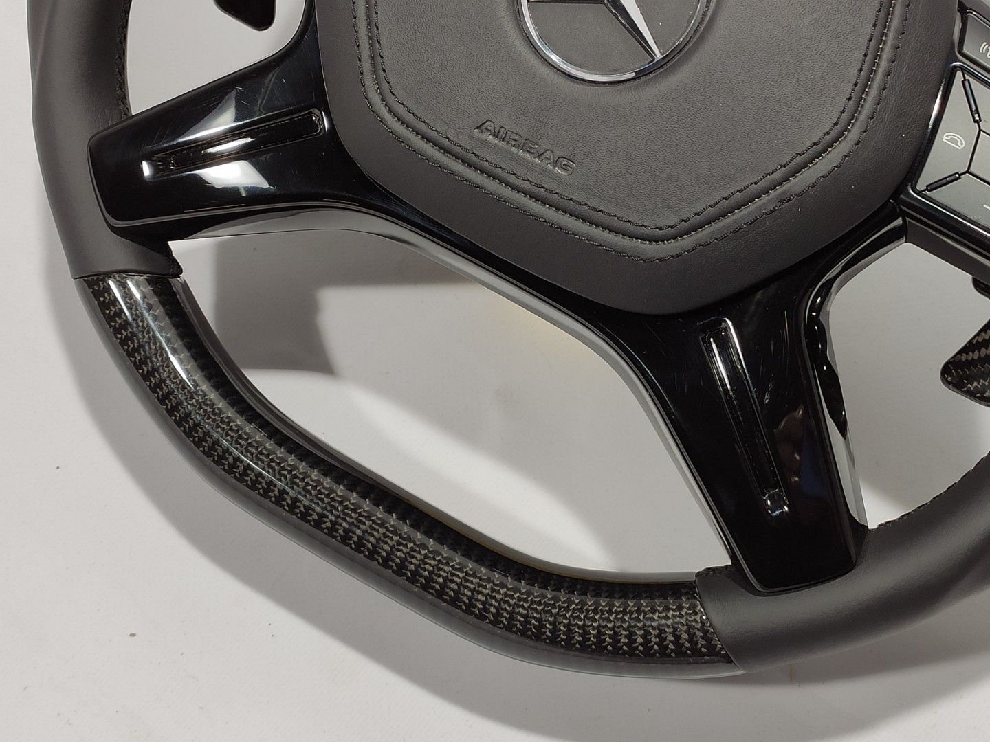 Mercedes-Benz ML W166 GL GLS GLE W292 G W463 W212 E Steering Wheel Carbon Leather